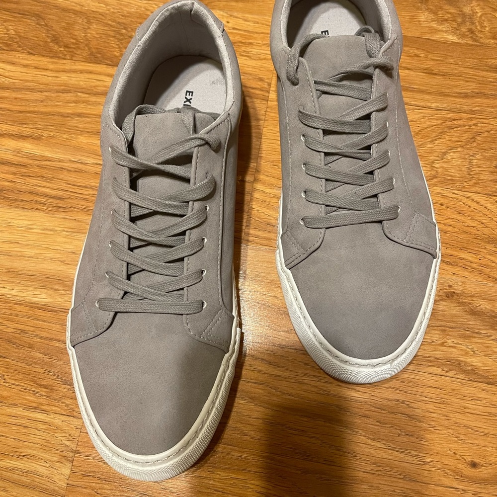 Express Sneakers size 10 near mint